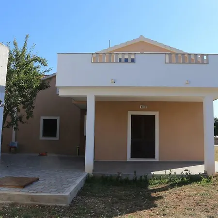 Apartment Drazan *