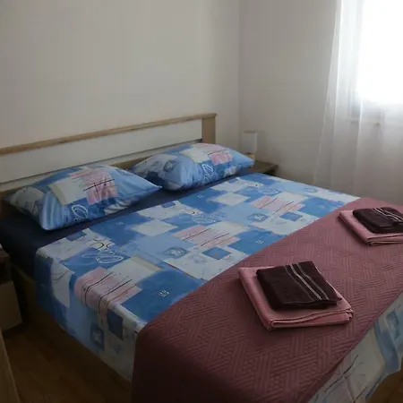 Apartment Drazan *