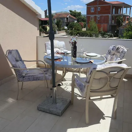Apartment Drazan *